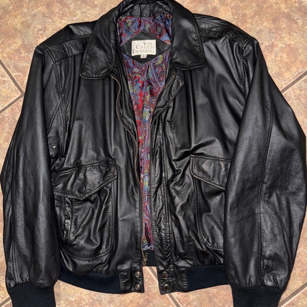 Ash Creek Trading Mens Black Leather Bomber Jacket Paisley Lining XL Vintage